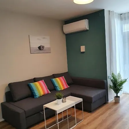 Dinda Apartman 1 Apartament *