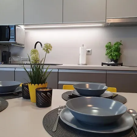 Dinda Apartman 1 Apartament *