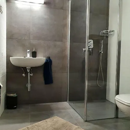 Apartament Dinda Apartman 1