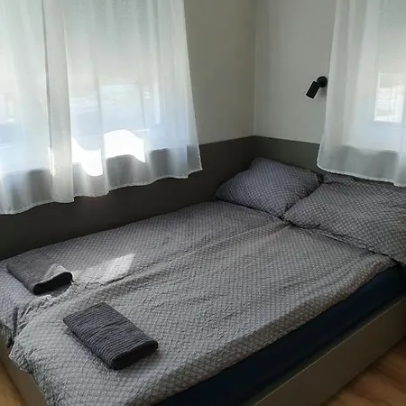Apartament Dinda Apartman 1